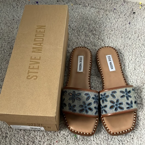 size 7 steve madden sandals wore once - Picture 6 of 6
